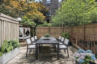 227 W 20th St in New York, NY - Building Photo