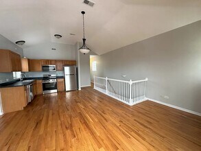 2239 S Ridgeway Ave, Unit 3 in Chicago, IL - Foto de edificio - Building Photo