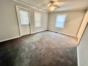 1211 Dickson Ave in Hanahan, SC - Building Photo - Building Photo