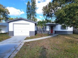 4827 Aegean Ave in Holiday, FL - Building Photo