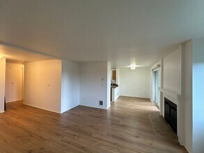 3819 130th Ln SE in Bellevue, WA - Building Photo - Building Photo