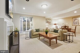 2619 Woodley Pl NW in Washington, DC - Building Photo - Building Photo