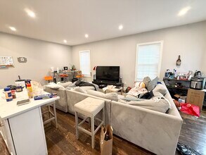 91 Hillside St, Unit 1 in Boston, MA - Foto de edificio - Building Photo