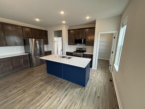 670 Lambert Dr in Slinger, WI - Building Photo - Building Photo