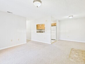 325 Campbell St. in Staunton, VA - Building Photo - Interior Photo