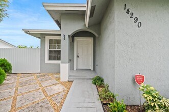 14290 SW 287th St in Homestead, FL - Building Photo - Building Photo