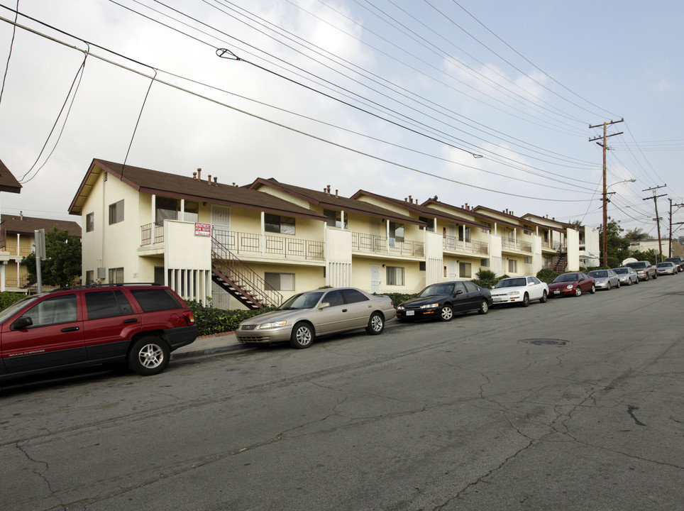 Ridgewood Apartments in Monterey Park, CA - Building Photo