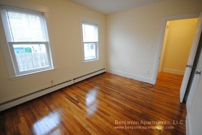 15 Taylor St, Unit 1 in Medford, MA - Building Photo - Building Photo