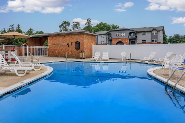 London Square and Blue Spruce in Clifton Park, NY - Building Photo - Building Photo