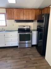 5 Rocky Wy in Milford, ME - Foto de edificio - Building Photo