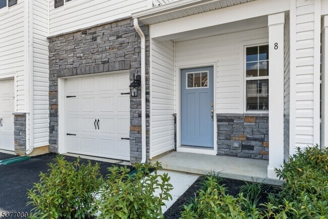 8 Anna Ln in Mount Holly, NJ - Building Photo - Building Photo
