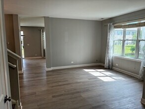 367 McGrath Dr in Oswego, IL - Building Photo - Building Photo