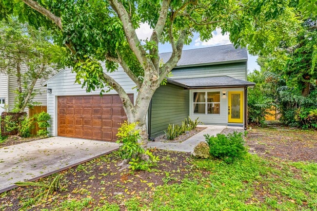 5175 Moeller Ave in Sarasota, FL - Building Photo - Building Photo