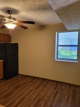 1104 Roosevelt St in Collinsville, IL - Foto de edificio - Building Photo