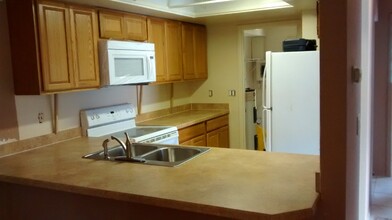 122 W Perry Ln in Englewood, FL - Foto de edificio - Building Photo