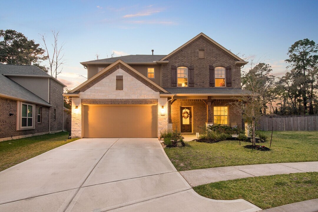 7631 Willow School Dr in Spring, TX - Foto de edificio