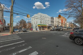 2501 Astoria Blvd in Astoria, NY - Building Photo - Building Photo