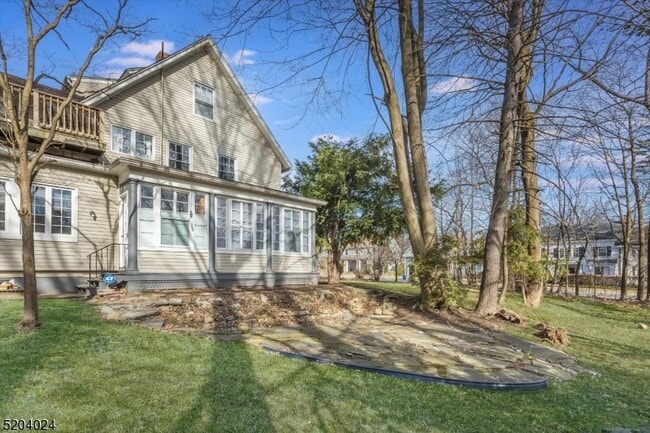 232 Orange Rd in Montclair, NJ - Building Photo - Building Photo
