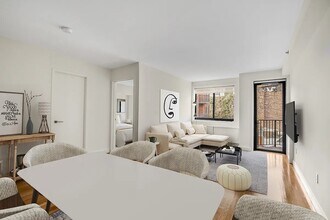 101 W 15th St in New York, NY - Building Photo - Building Photo