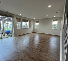 3942 Crepe Myrtle Ln in Tracy, CA - Building Photo