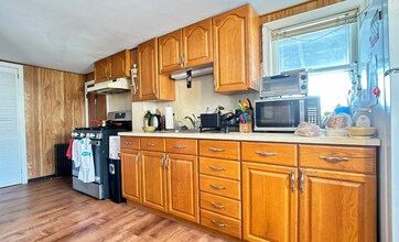 28A Cherry St, Unit 2 in Somerville, MA - Foto de edificio - Building Photo