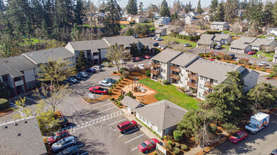 Veri on Cascade in Oregon City, OR - Foto de edificio - Building Photo