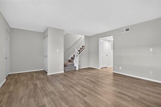 612 Bass Ct in Dunedin, FL - Building Photo - Building Photo
