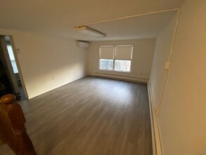 144 Farnsworth Ave, Unit Apt. 3 in Bordentown, NJ - Building Photo - Building Photo