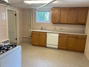 36 Pennsylvania Ave, Unit 2 in Newton, MA - Building Photo - Building Photo