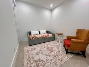 300 SW 7th St, Unit 9-912 in Fort Lauderdale, FL - Building Photo - Building Photo