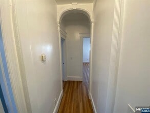 29 High St, Unit 1L in West Orange, NJ - Foto de edificio - Building Photo