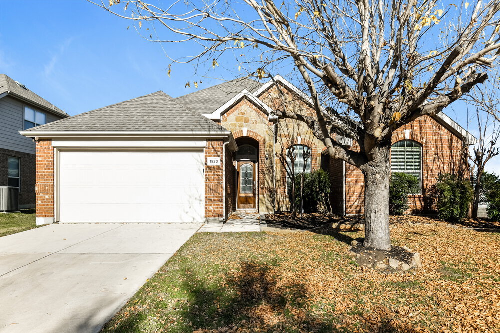 1520 Enchanted Sky Ln in Haslet, TX - Building Photo