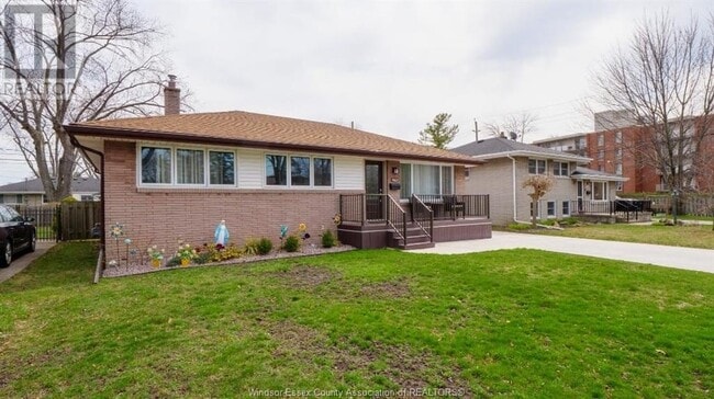 562 Westchester Dr in Windsor, ON - Building Photo - Building Photo