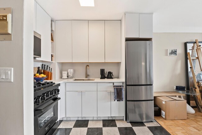 899 JFK Blvd E in Weehawken, NJ - Building Photo - Building Photo