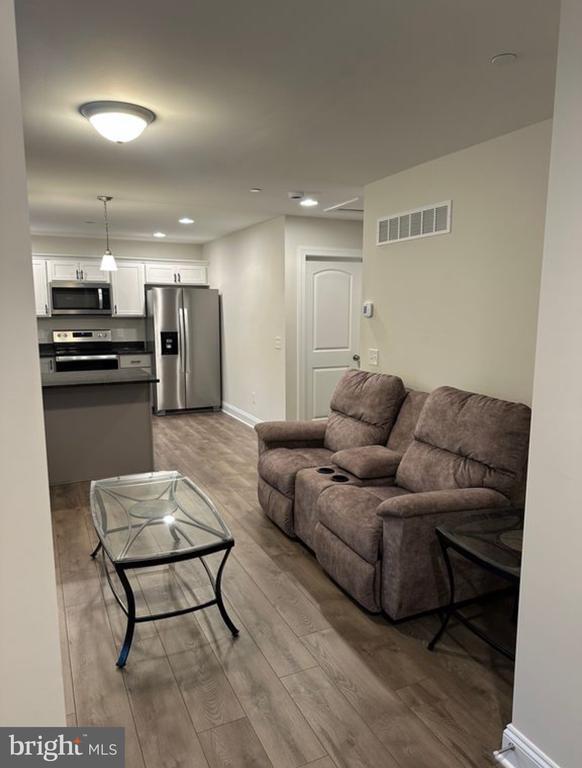 8312 Sunnyview Dr in Glen Burnie, MD - Building Photo - Building Photo