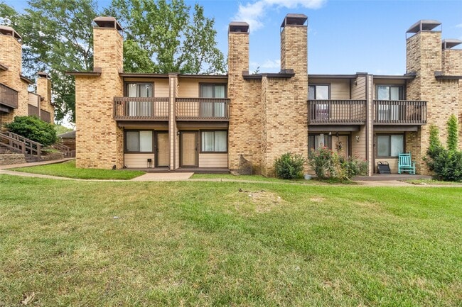 property at 2521 Crosstimbers Dr
