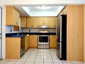 1906-1908 Taylor St, Unit 1908B in Hollywood, FL - Building Photo - Building Photo