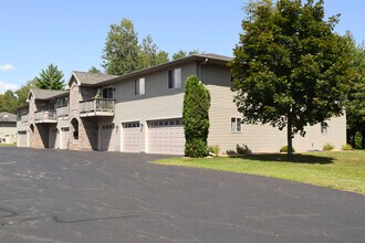 Meadows in Marinette, WI - Building Photo - Building Photo