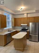 55 Cornell Park Ave in Markham, ON - Building Photo - Building Photo