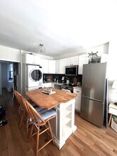 33 Grove St, Unit 3 in Boston, MA - Building Photo - Building Photo