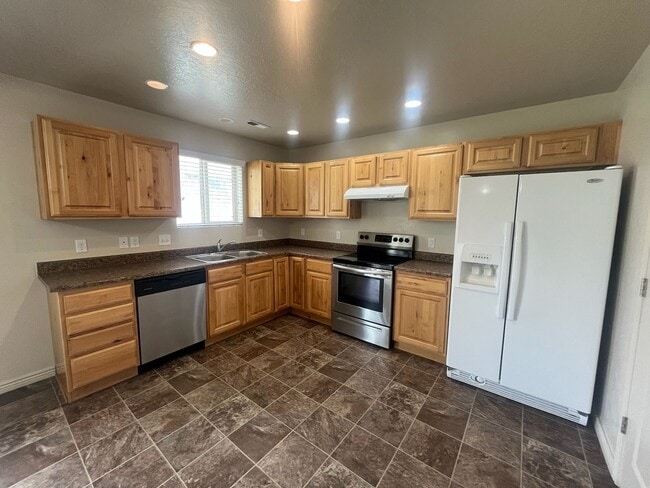 2005 S 750 E in Lehi, UT - Building Photo - Building Photo