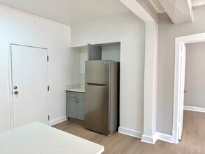 802 N Bishop St, Unit 2A in Chicago, IL - Building Photo - Building Photo