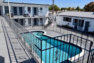 1843 Dewey St in Hollywood, FL - Building Photo