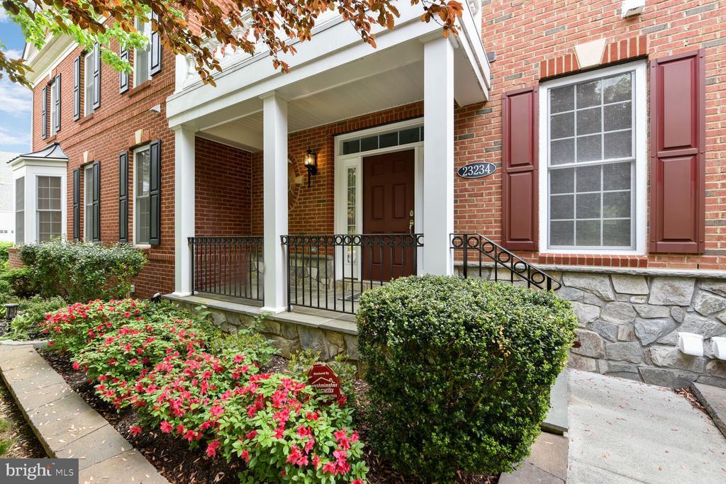 23234 Evergreen Ridge Dr in Ashburn, VA - Foto de edificio
