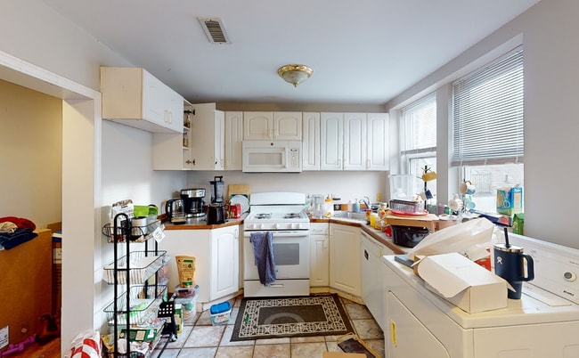 56 Kelly Rd, Unit 3L
