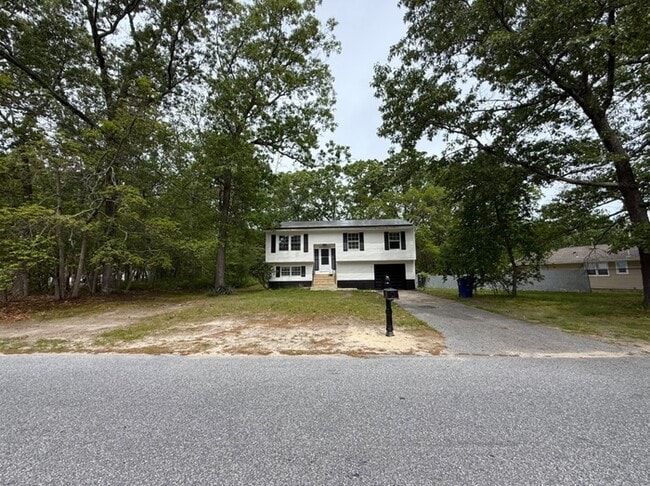 property at 6 Quail Run Rd
