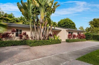 6701 SW 49th Ter in Miami, FL - Building Photo - Building Photo