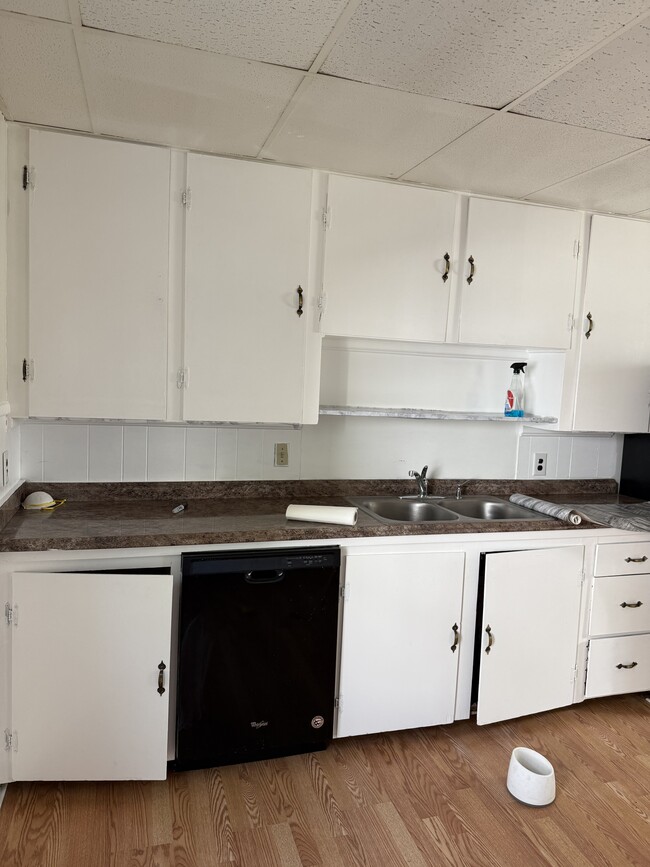 17 Whitney Ave, Unit First Floor