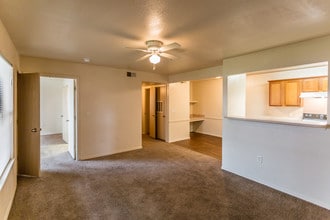 Fairfax Crossing Apartments in North Little Rock, AR - Building Photo - Interior Photo