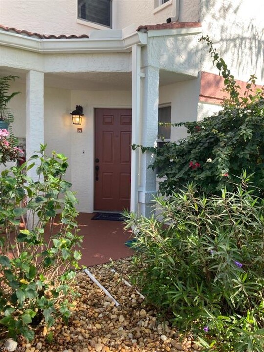 13201 Oakmont Dr, Unit 6 in Ft. Myers, FL - Building Photo